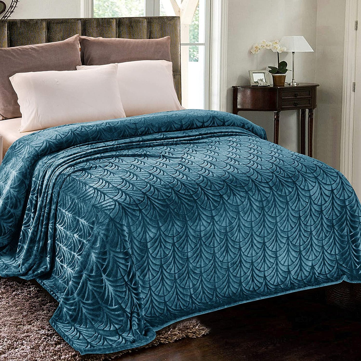 Whale Flotilla Flannel Fleece King Size(90x104 Inch) Lightweight Bed Blanket, Soft Velvet Bedspread Plush Fluffy Coverlet Palm Leaf Design Decorative Blanket for All Seasons, Grey Blue¡­