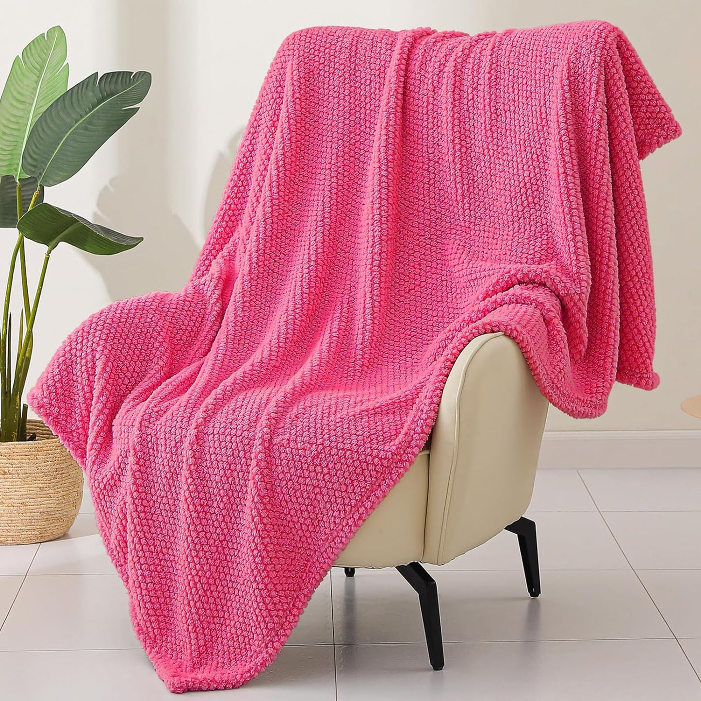 Fuzzy Fleece Throw Blanket for Couch, Fluffy Warm Soft Jacquard Blankets for Fall Winter, Lightweight and Cozy, 50x70 Inch