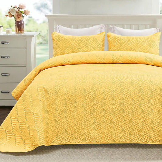 Whale Flotilla Microfiber King Size (92x104 inches) Quilt Set Lightweight Ultrasonic Quilted Bedspreads Coverlets Set with Classic Pattern, Yellow, 3 Piece (1 Quilt, 2 Pillow Shams)