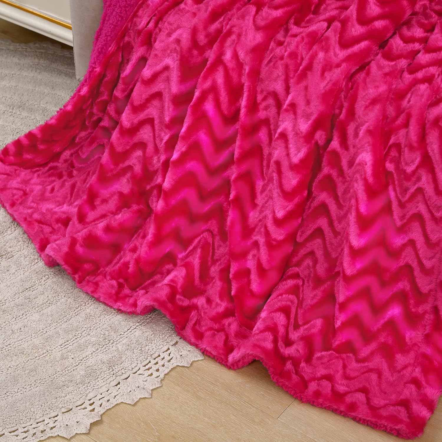 Hot pink fur online throw blanket