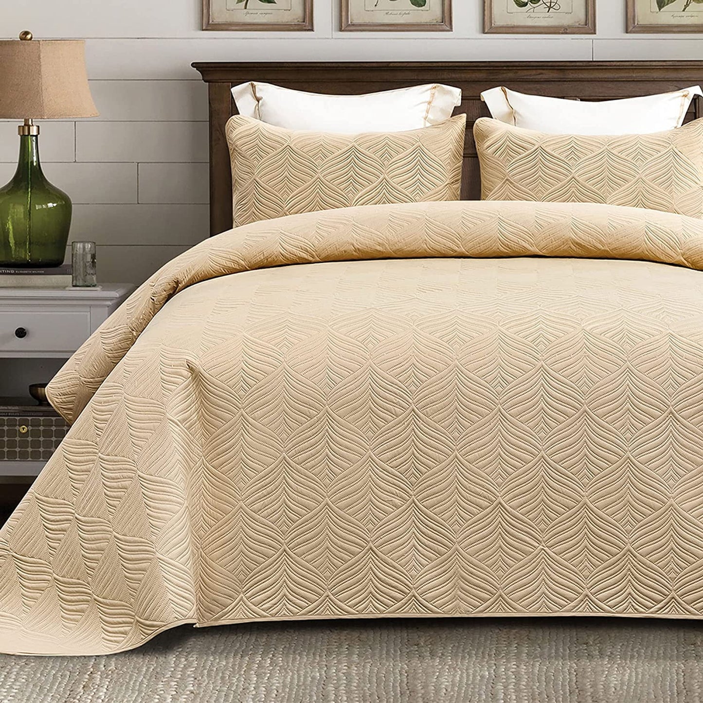 Whale Flotilla 3-Piece California King Size Quilt Set, Soft Ultrasonic Embossed Bedding Set, Lightweight Bedspread Coverlet with Vintage Pattern, Reversible Bed Cover for All Seasons, Vintage Camel