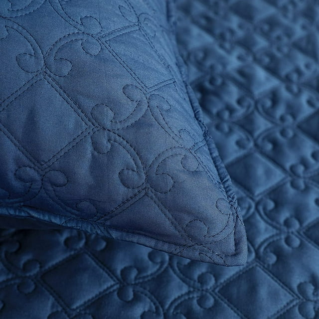 Whale Flotilla Quilt Set King Size, Soft Microfiber Lightweight Bedspread Coverlet Bed Cover (Diamond Pattern) for All Seasons, Navy, 3 Pieces (Includes 1 Quilt, 2 Shams)