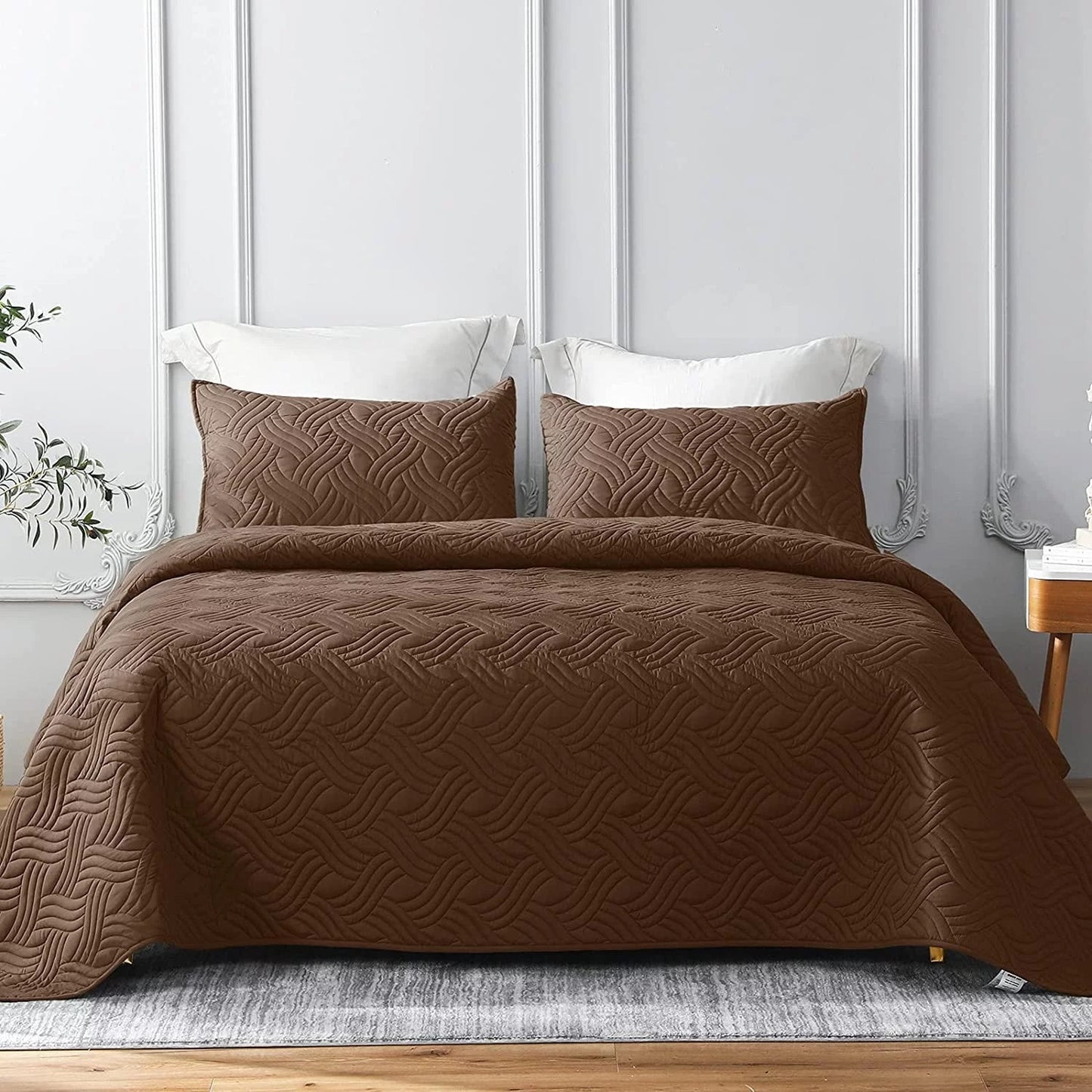 Whale Flotilla Quilt Set Twin Size, Soft Microfiber Lightweight Bedspread for All Ages, Brown