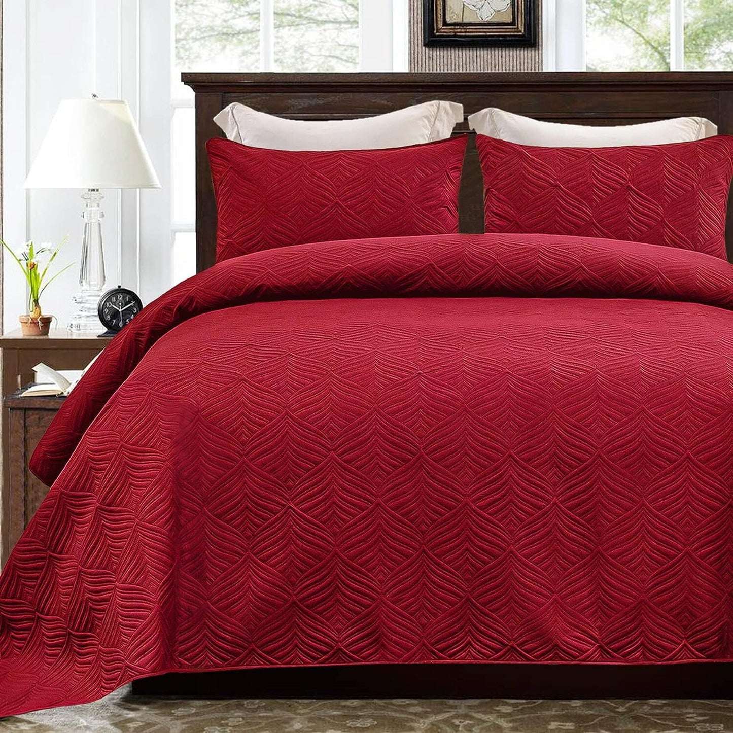 Whale Flotilla Microfiber King Size (92x104 inches) Quilt Set Lightweight Ultrasonic Quilted Bedspreads Coverlets Set with Classic Pattern, Red, 3 Piece (1 Quilt, 2 Pillow Shams)